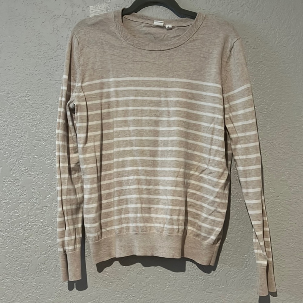Gap light sweater